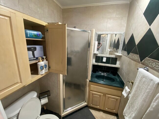 Photo - 4840 Lexington Ave