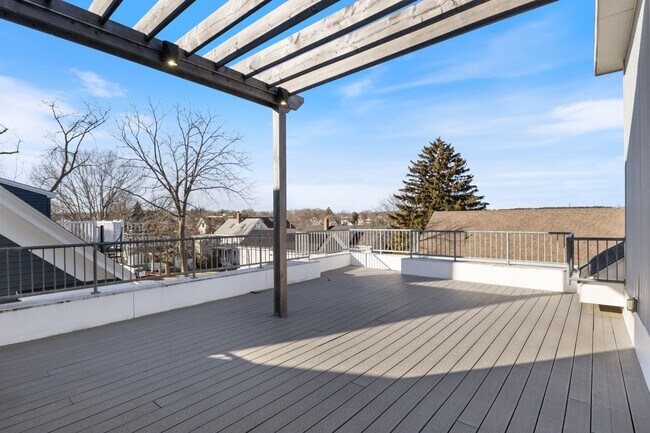 Photo - 303 Islington St Unidad 4