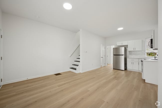 Building Photo - 5945 N Norwood St Rental