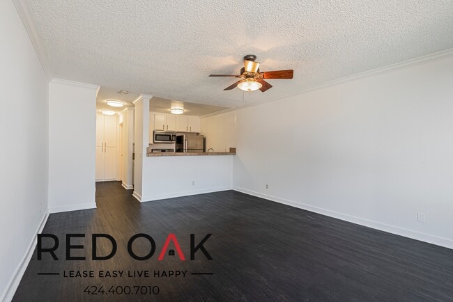 Photo - 1522 N Formosa Ave Unit 207