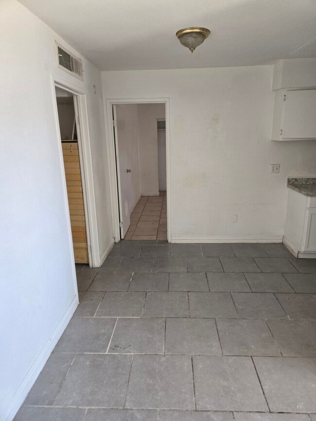 Building Photo - 1300 N 22nd St Unit 1 Rental
