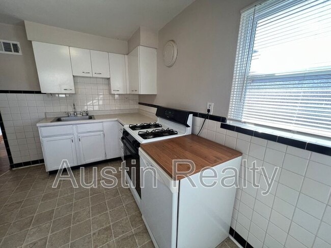 Photo - 1509 Collins Ave