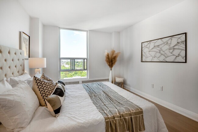 Photo - 111 Ridelle Avenue Apartments