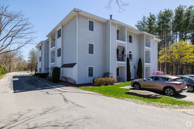 28 James St Milford, NH - Stoney Creek Condominiums