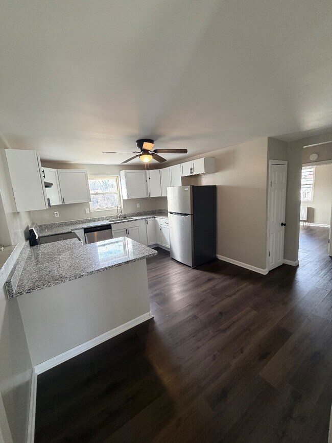 Photo - 5 E Green St