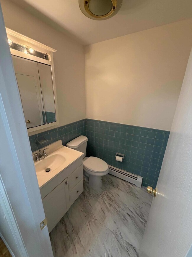 Photo - 293 Avenue C