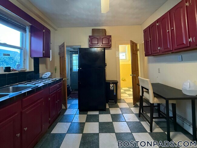 Photo - 31 Seattle St