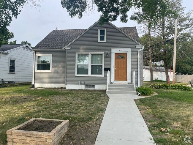 Building Photo - Charming 3 Bedroom 1 Bath House!