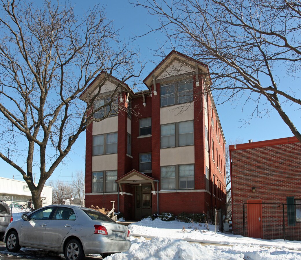 Photo - 3217 Gillham Rd