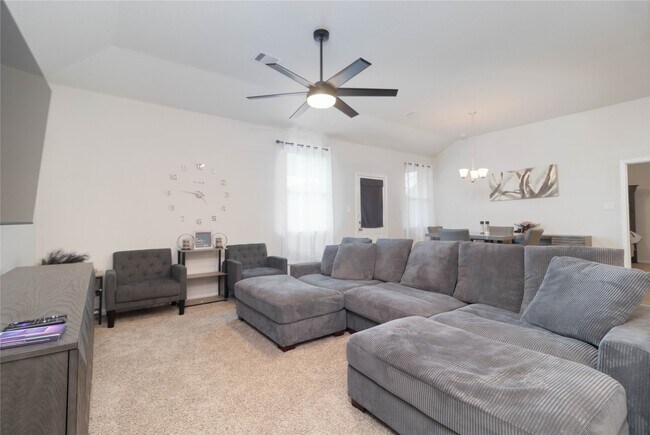 Photo - 2209 Cedar Vly Dr