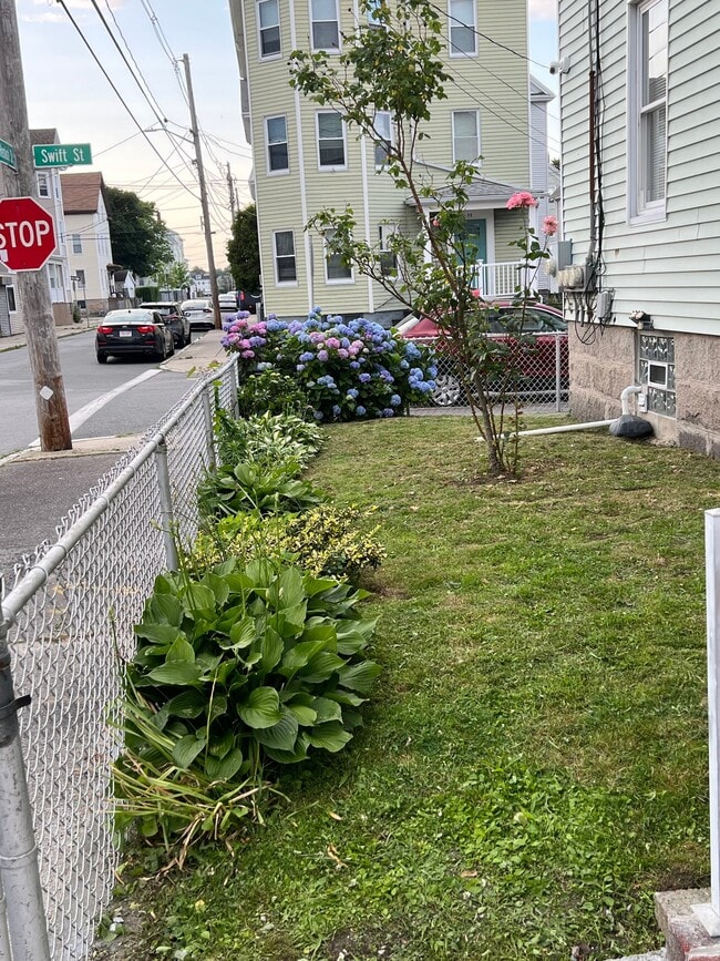 52 Swift St Unit 1