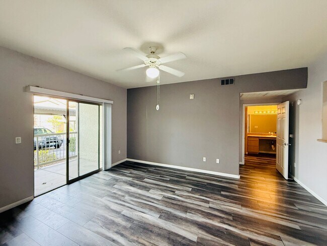 Photo - Beautiful, modern ground-floor 1 bed/1 bath condo in a gated SW community!