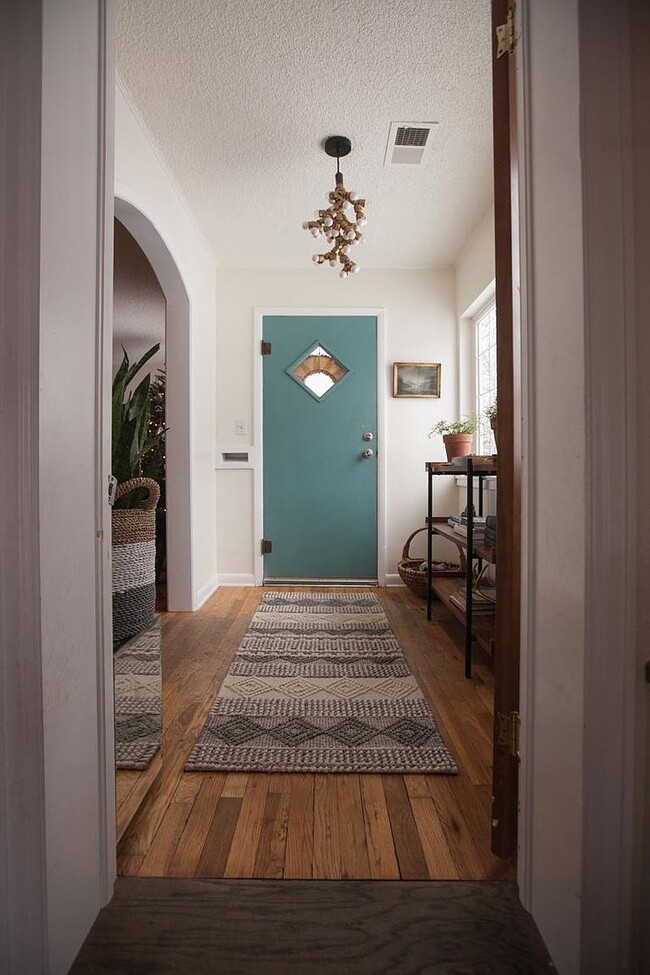 Photo - 1144 W Myrtle St Casa