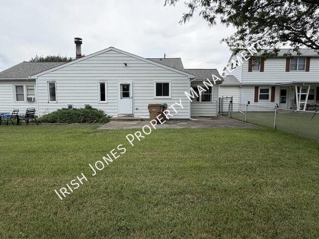 Building Photo - 3 Idlebrook Dr