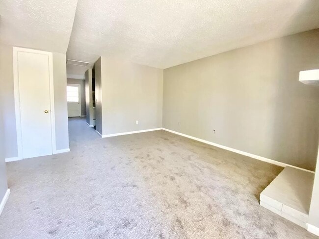 2924 Chatsworth Rd Unit A