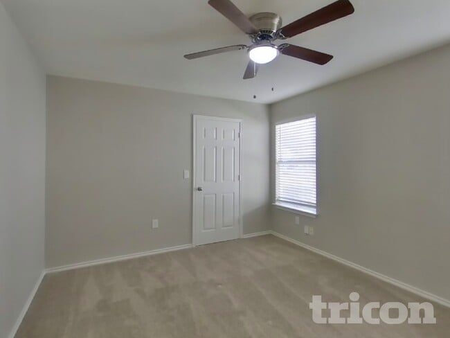 Photo - 6323 Cougar Village