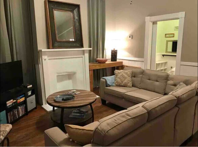 Photo - 322 W Hall St Unit A