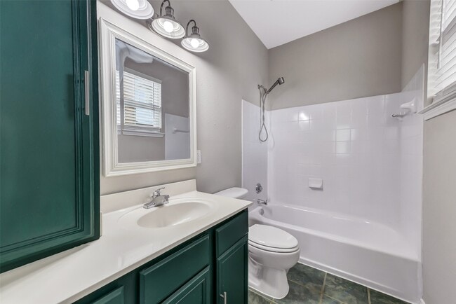 Photo - 4418 N Live Oaks Cir