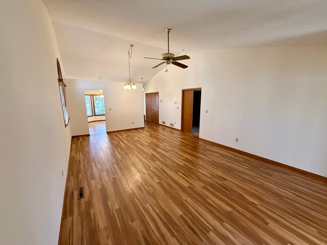 Photo - 5673 Donegal Ct