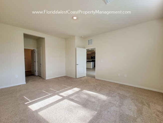 Photo - LAKEWOOD RANCH! 4 BEDROOM/2 BATH/ PET FRIENDLY! COMMUNITY POOl! READY for MARCH 2026