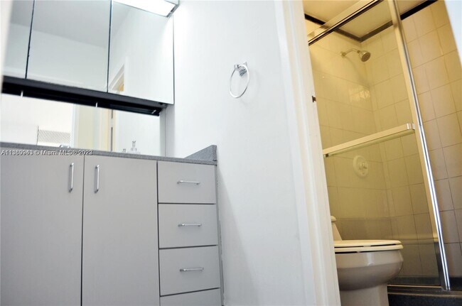 Photo - 100 Lincoln Rd Unidad 828