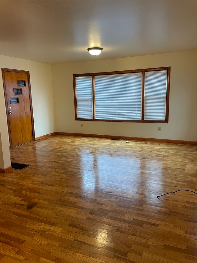 Photo - 1234 Isabella St