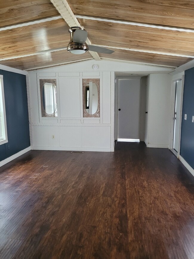 Photo - 310 Country Springs Dr