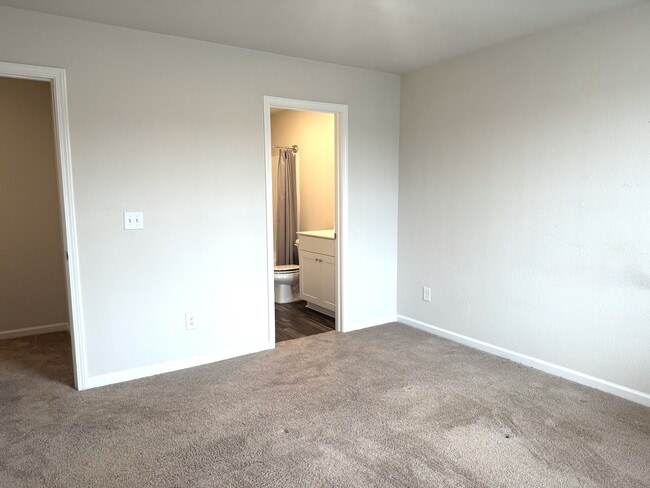 Photo - 231 Chandler Ct