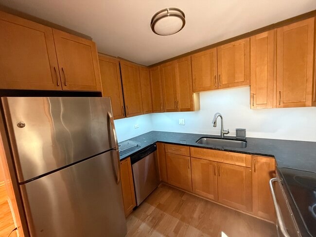 744 W Gordon Terrace