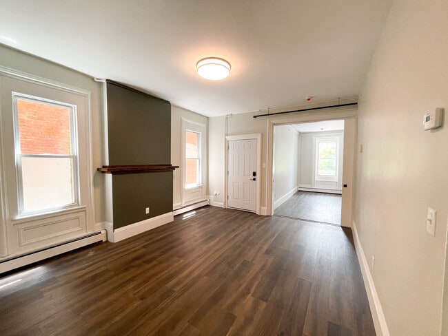 Building Photo - 53 S Clover St Unit 1