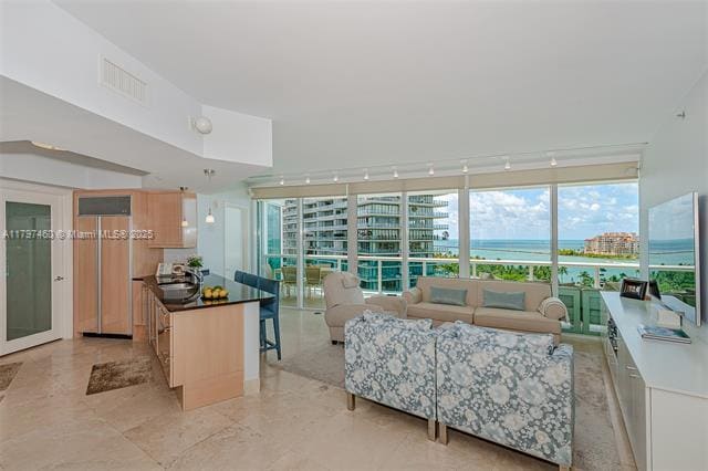 Photo - 1000 S Pointe Dr Condo