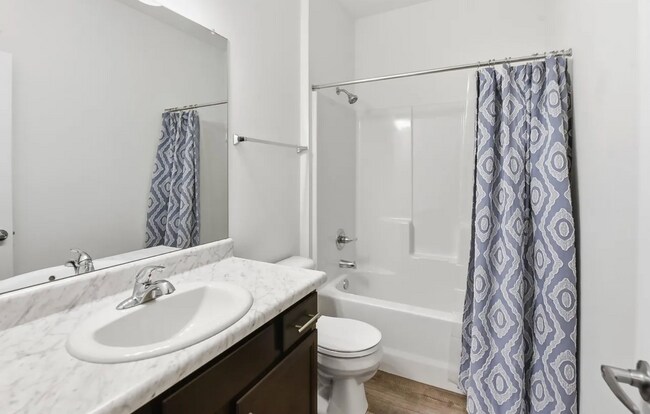 Photo - 4 Bedroom Home near Flanagan Lake