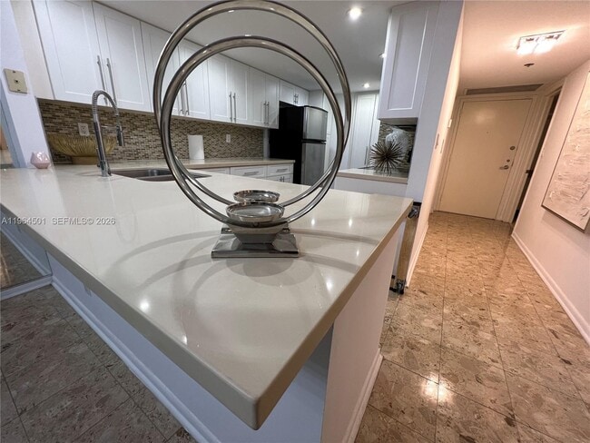 Photo - 1717 N Bayshore Dr Unidad A-1057