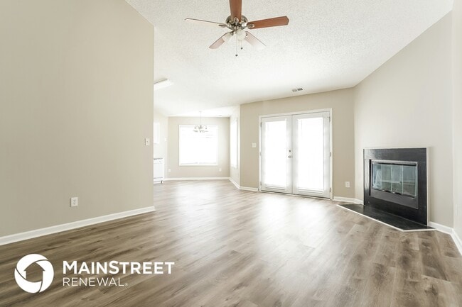 Photo - 2 Kilburn Ln