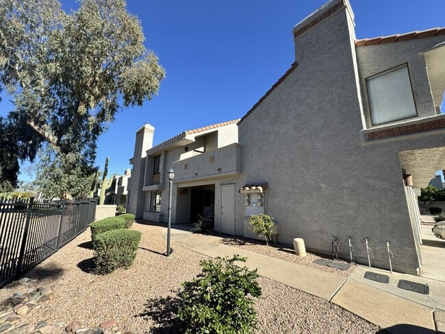 Photo - VENETIAN II 2 BEDROOM 2 BATH CONDO WITH GARAGE IN HEART OF NORTH SCOTTSDALE