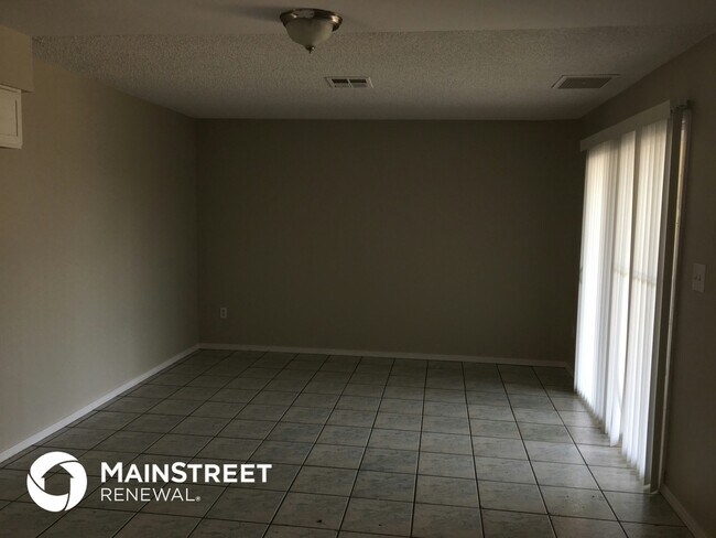 Photo - 1819 N 47th Dr