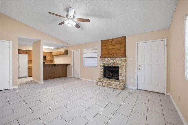 Photo - 906 Country Aire Dr