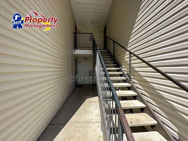 Photo - 5843 W Clearview Ln Unit #101