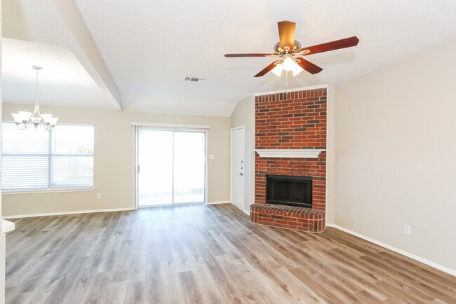 Photo - 1041 Glencrest Dr