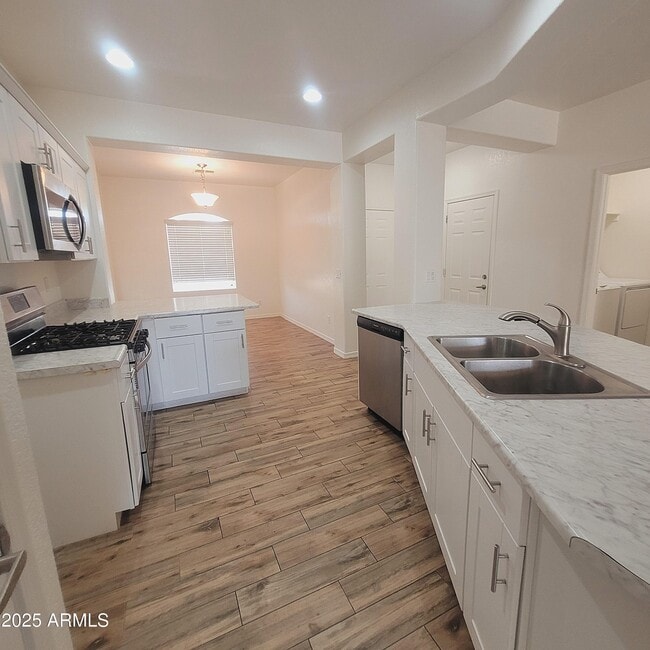 Photo - 1930 N 92nd Dr