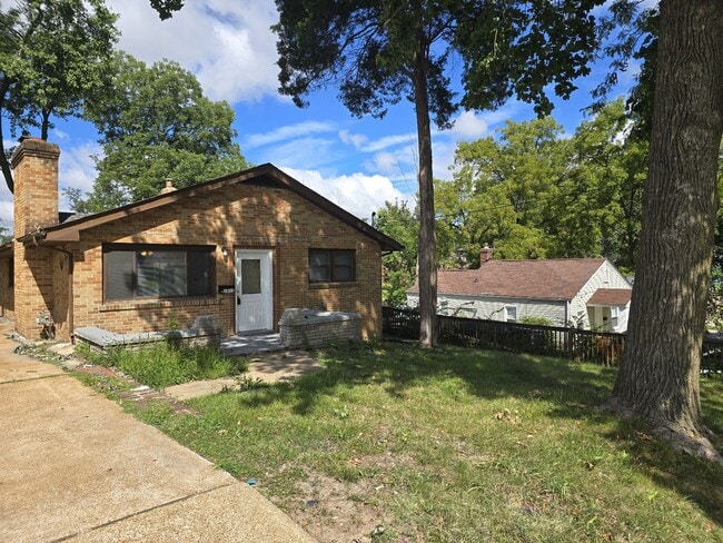 Photo - 1813 Spencer Ave