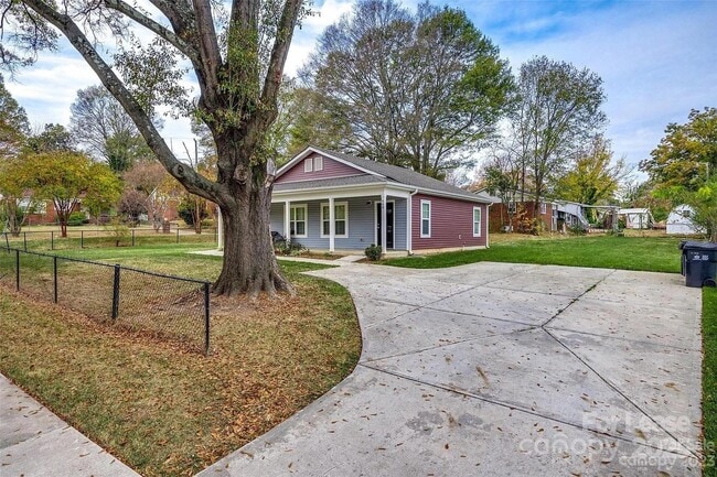 Photo - 664 Reeves Ct