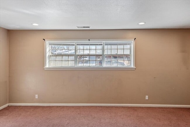 Photo - 117 S Elder Ln