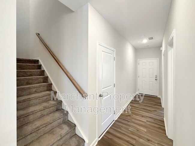 Photo - 415 Batten Rd
