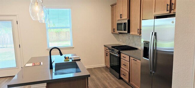 Photo - 1417 Purple Martin Dr