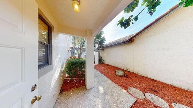 Photo - Spacious 3Bed/2.5Bath/Garage Home in Via Verde
