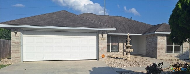 Building Photo - 1111 Blazewood Dr Rental