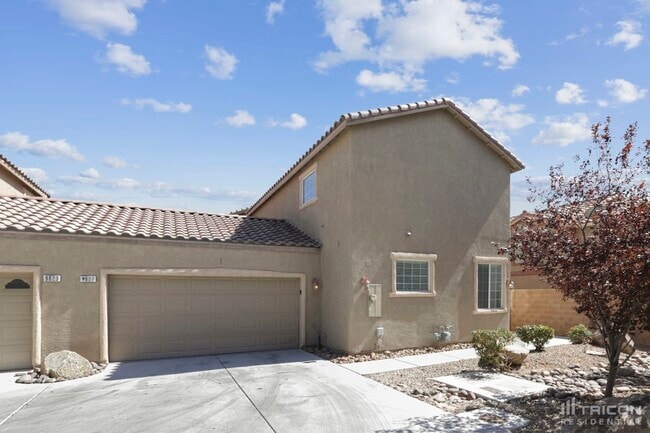 Building Photo - 9827 W Spinnaker Creek Ave Rental