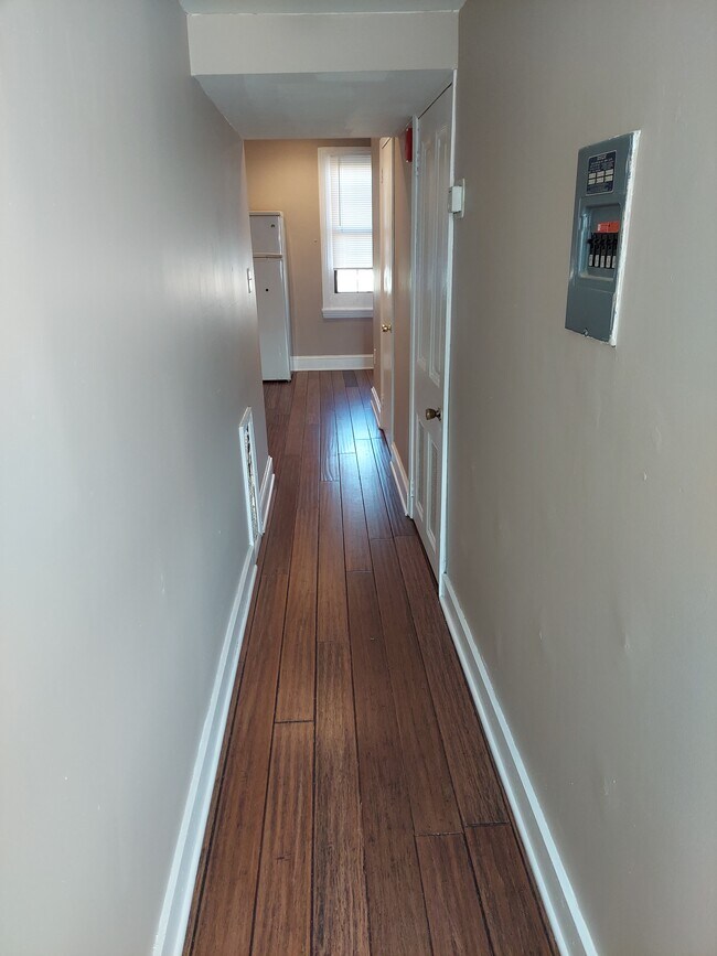 Photo - 184 E Huntingdon St