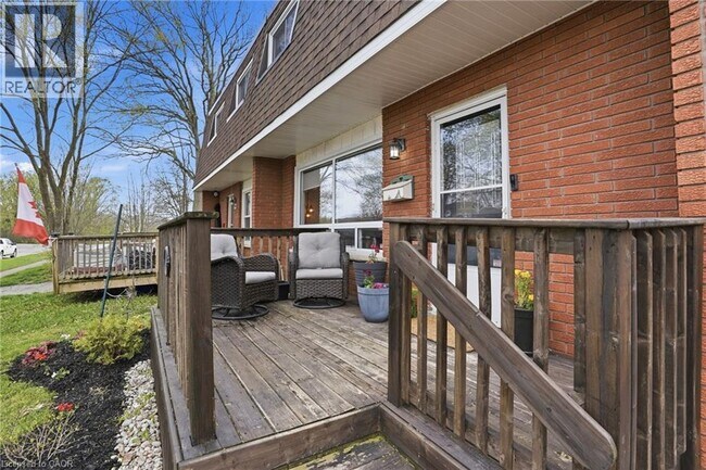 Photo - 282 Roach Ave
